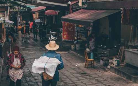 古镇过度商业化（古镇过度商业化的表现）