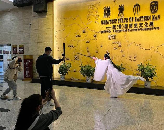 文旅局长出圈(文旅局长出圈作文)