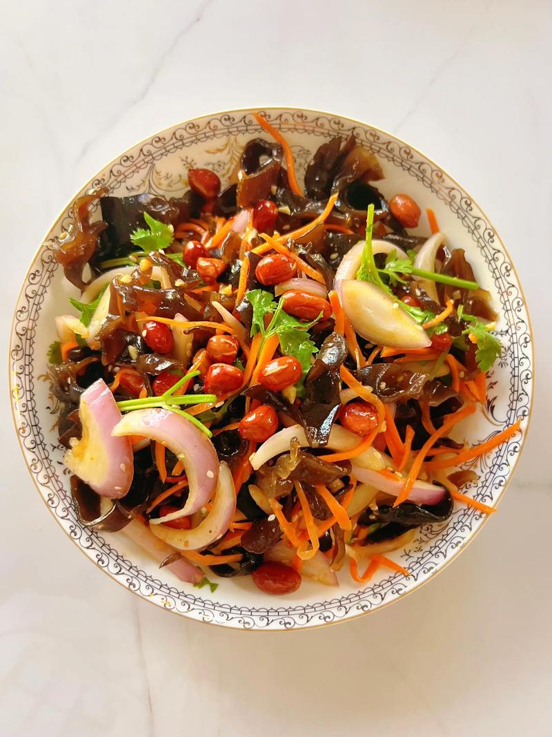 凉拌木耳的做法（凉拌木耳的做法最简单）